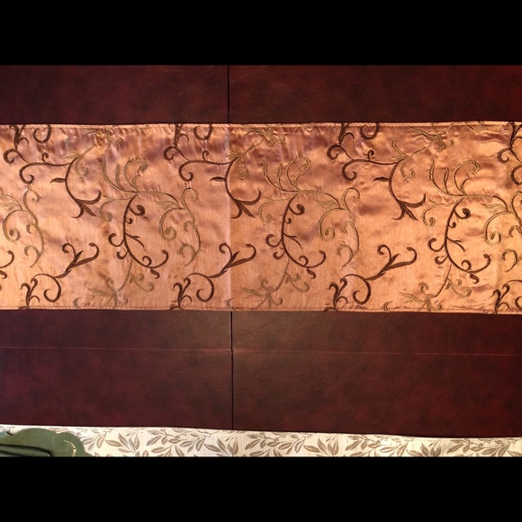 Embroidered Table Runner - Picture 2 of 3